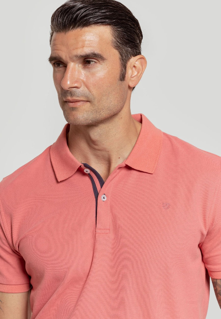 Polo de algodón con cuello Mao en color Buganvilla