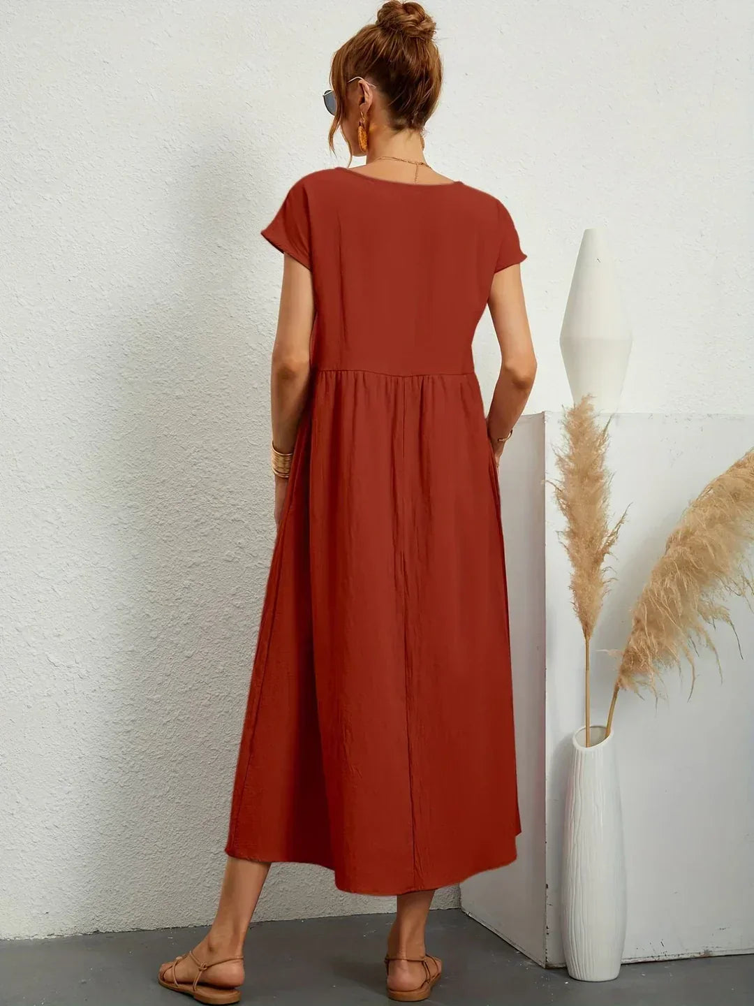 Gabriela — Elegancia Atemporal, Vestido Midi Fluido