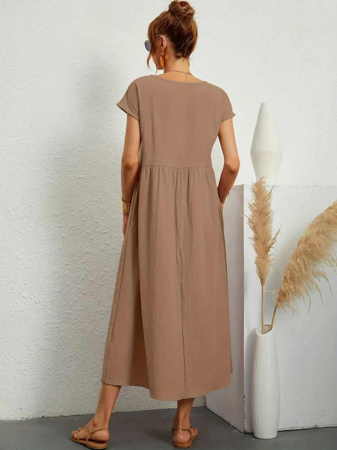 Gabriela — Elegancia Atemporal, Vestido Midi Fluido