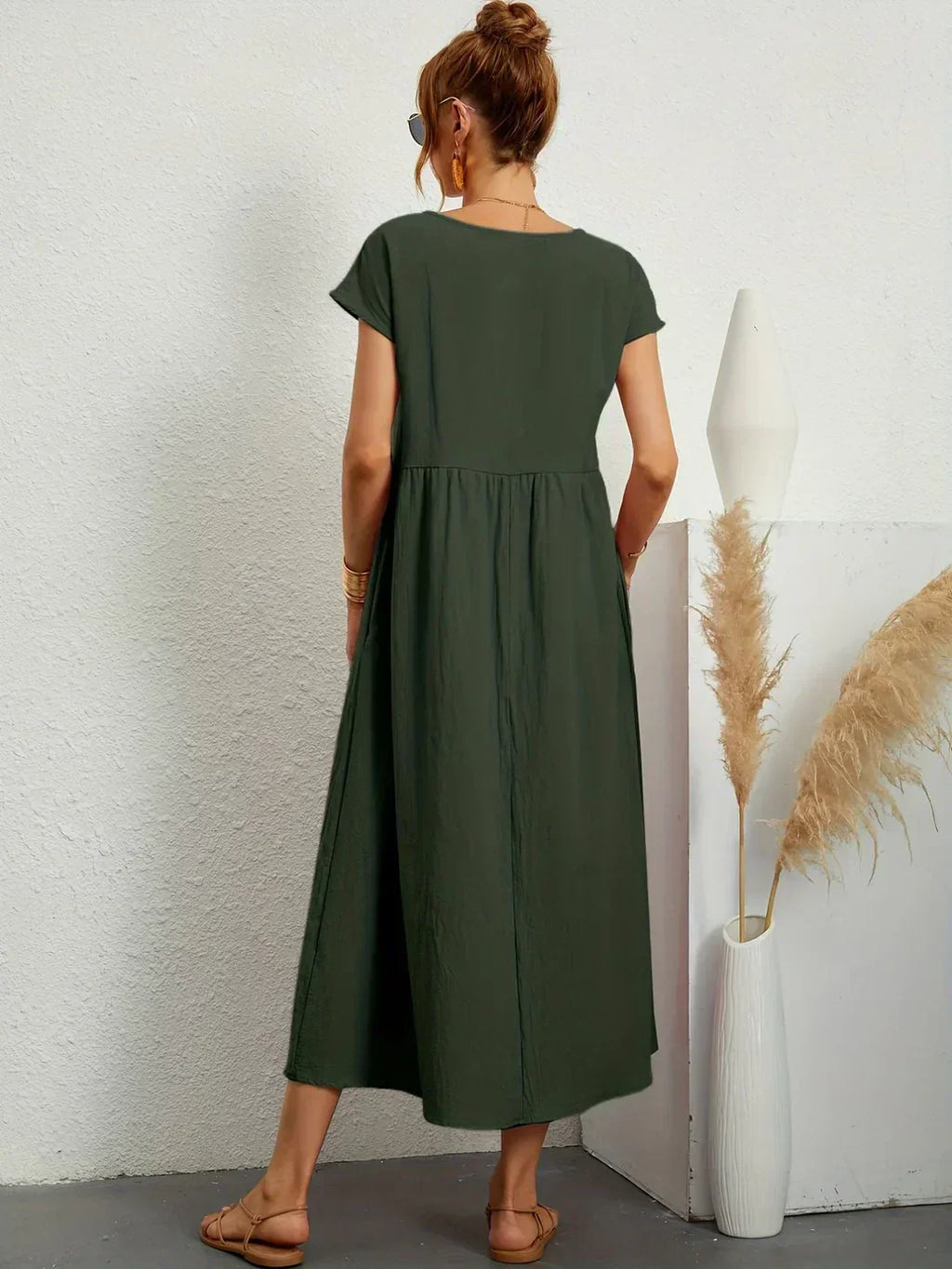 Gabriela — Elegancia Atemporal, Vestido Midi Fluido