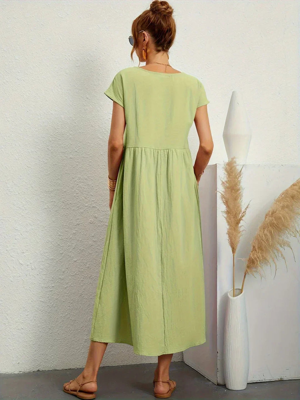 Gabriela — Elegancia Atemporal, Vestido Midi Fluido