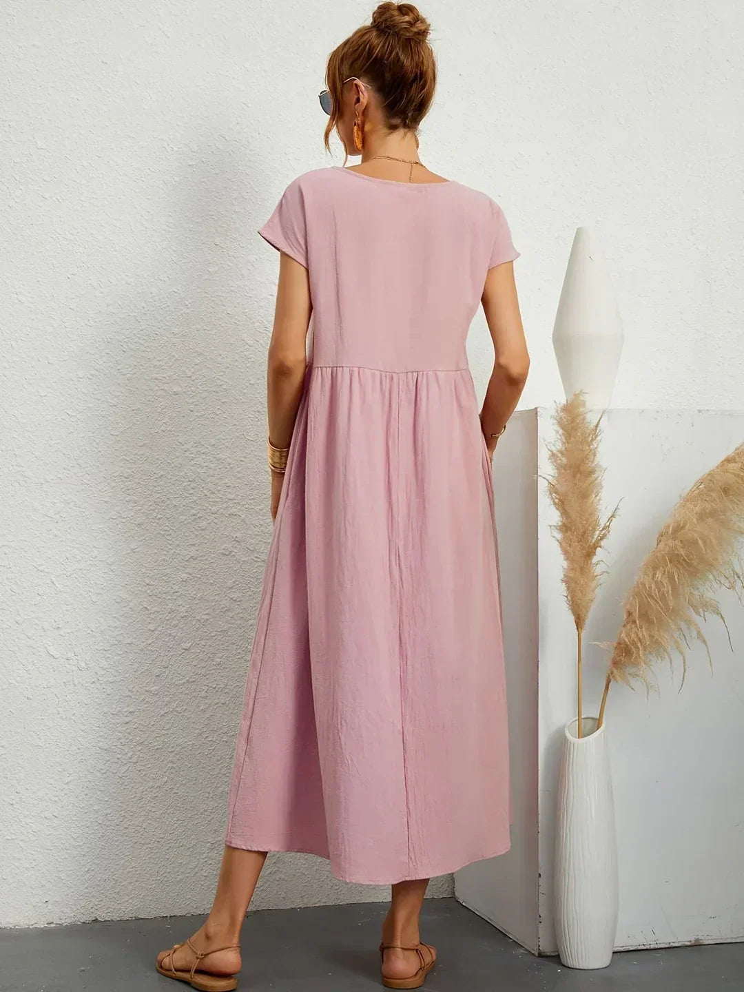 Gabriela — Elegancia Atemporal, Vestido Midi Fluido