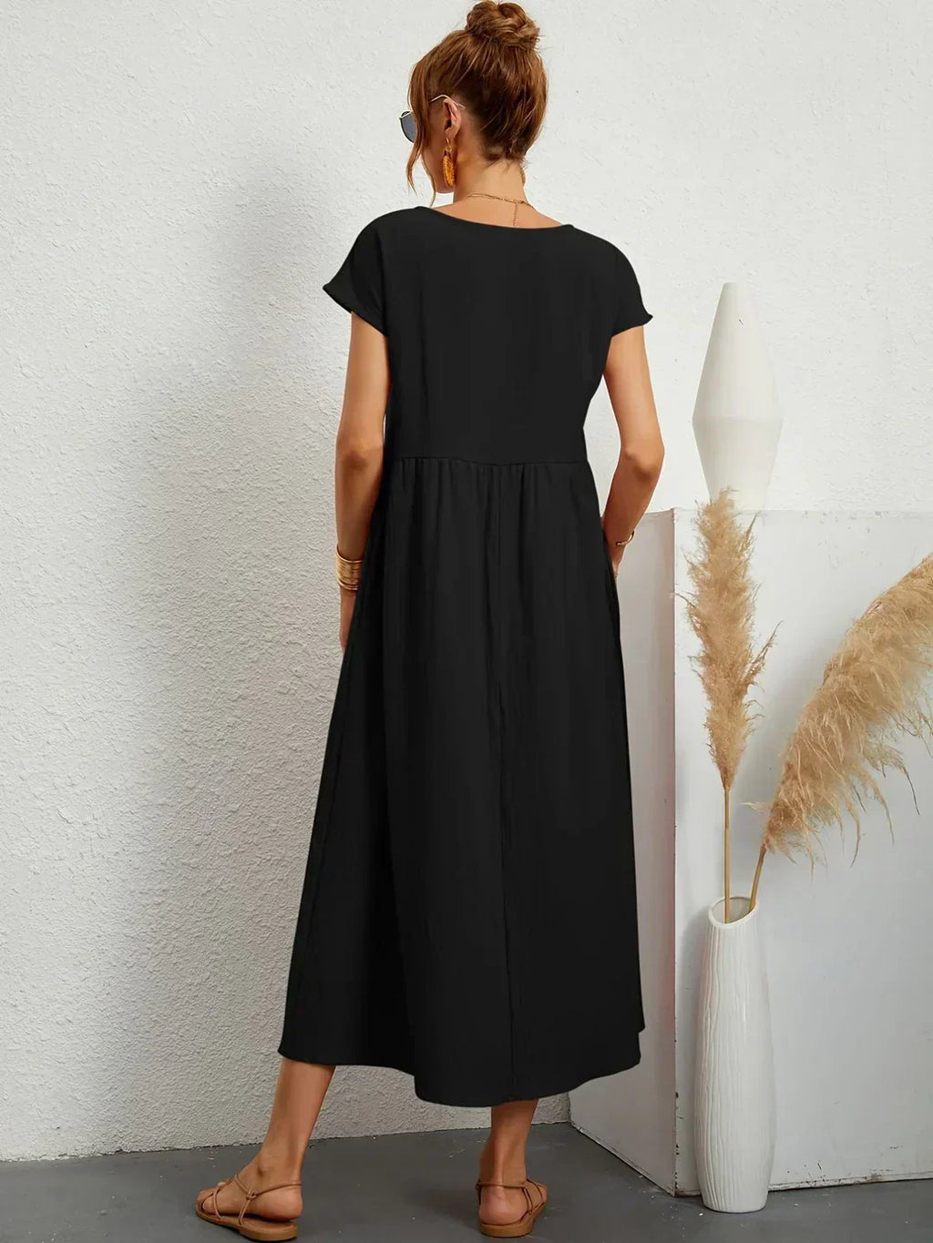 Gabriela — Elegancia Atemporal, Vestido Midi Fluido