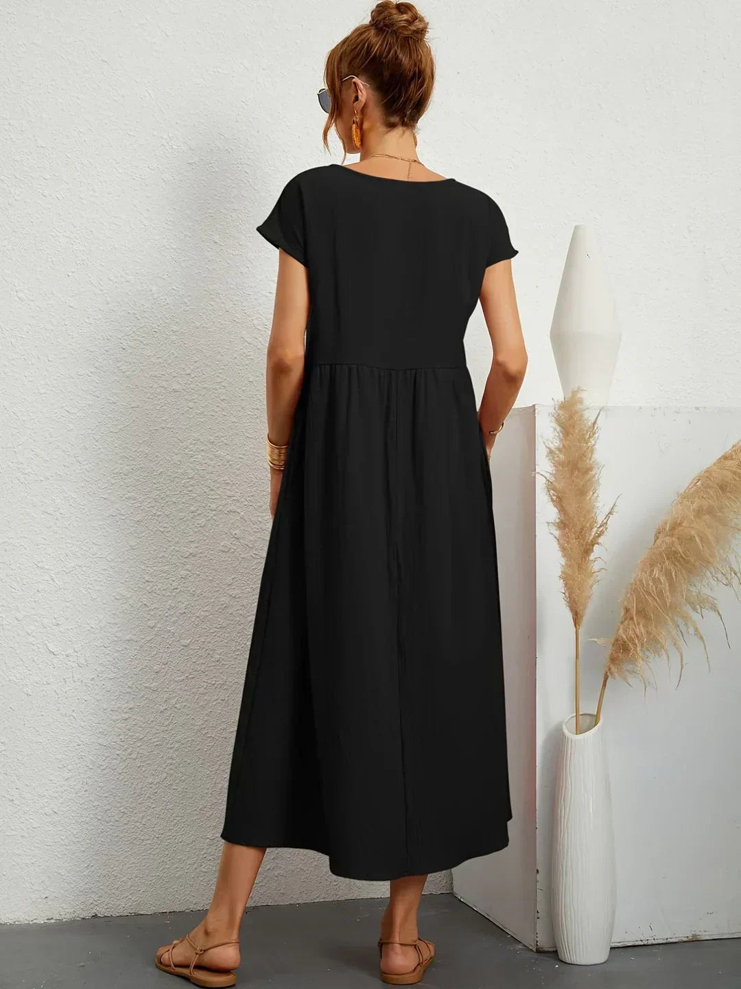 Gabriela — Elegancia Atemporal, Vestido Midi Fluido