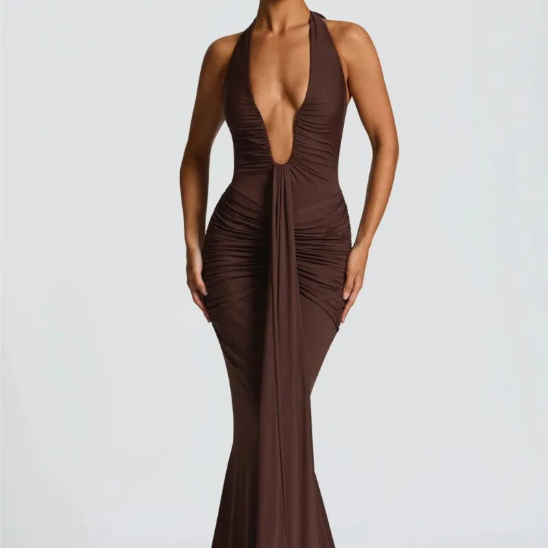 Vestido largo de mujer con cuello en V profundo