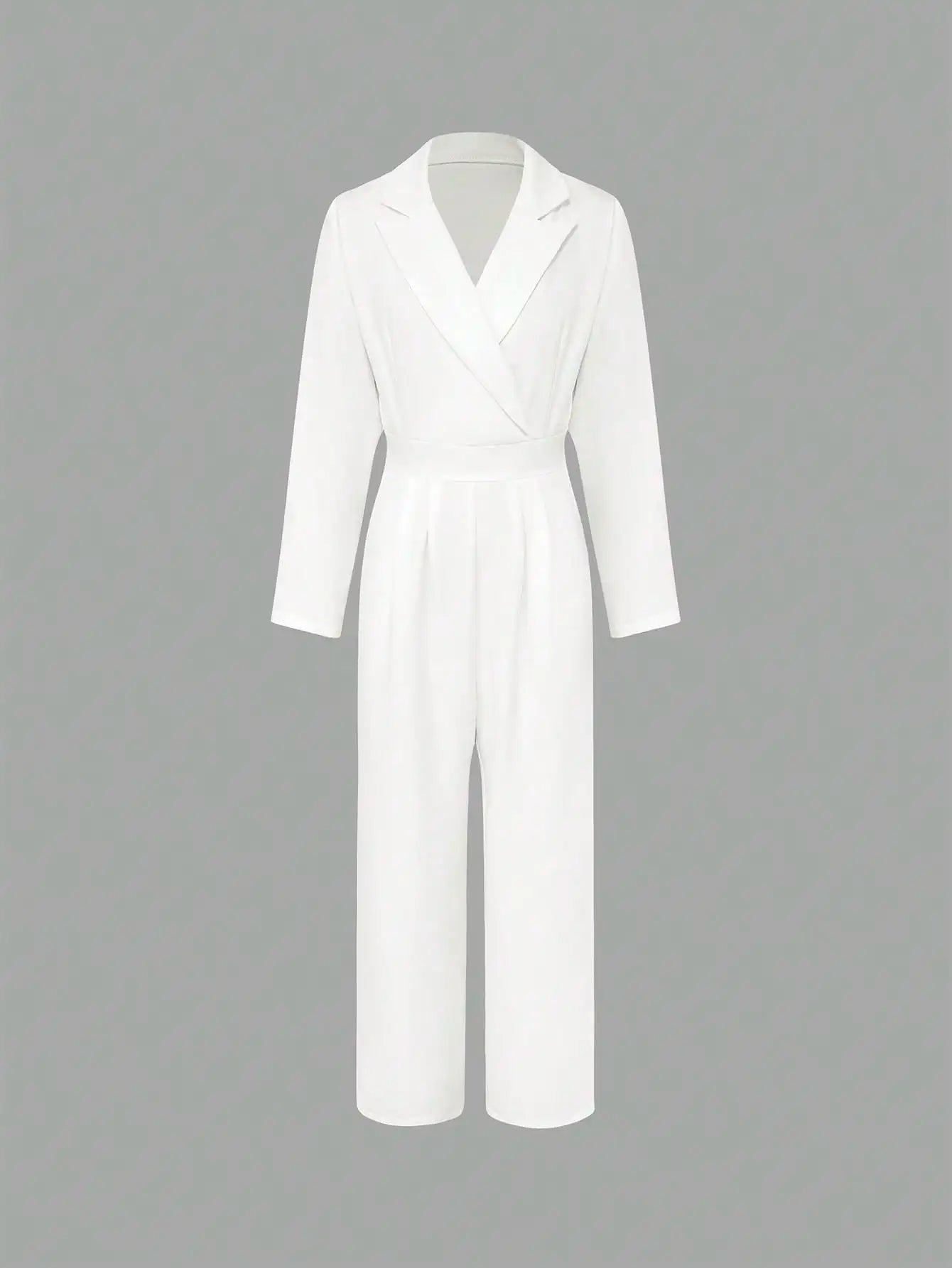 Mono elegante con cintura definida