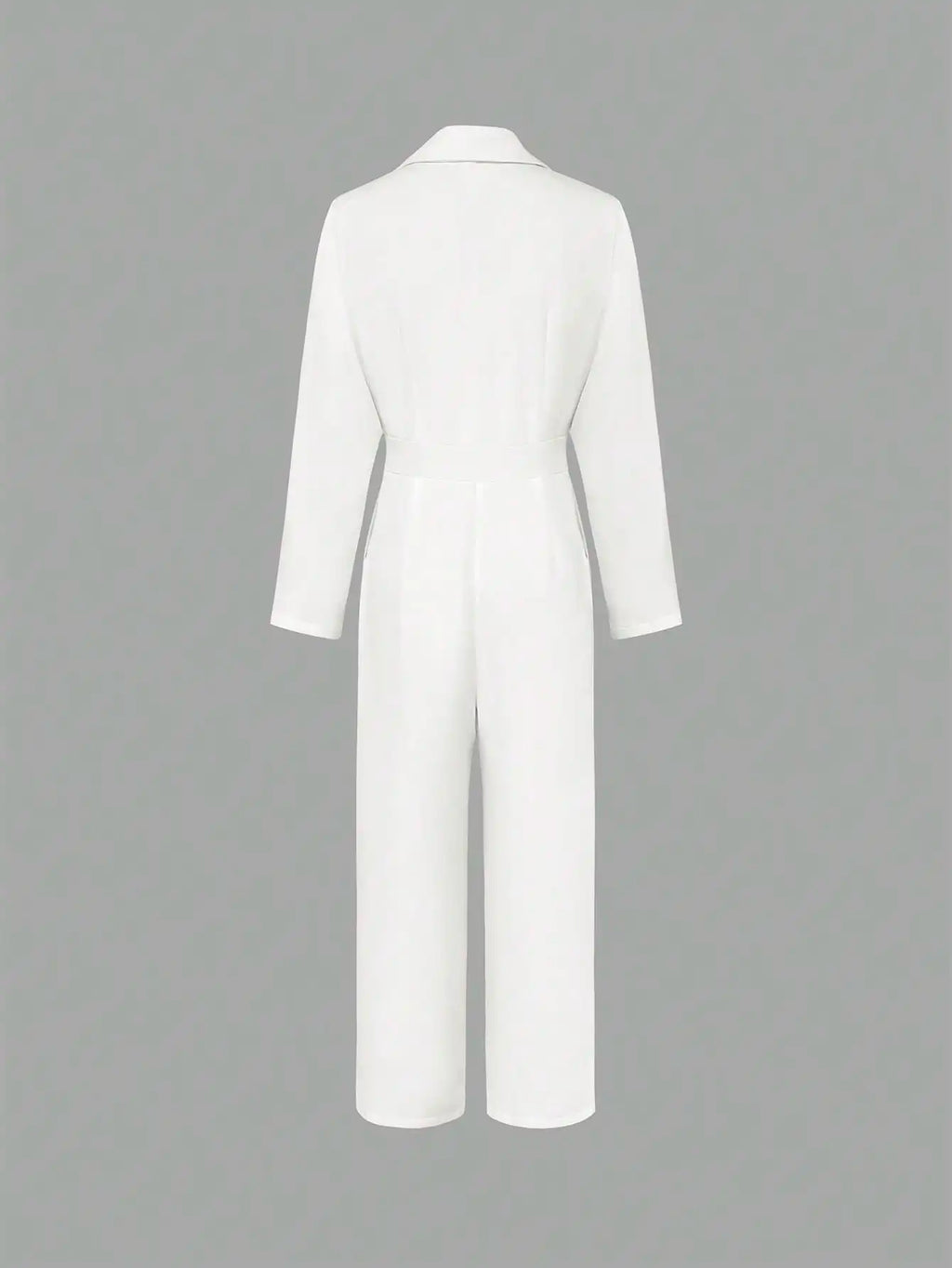 Mono elegante con cintura definida