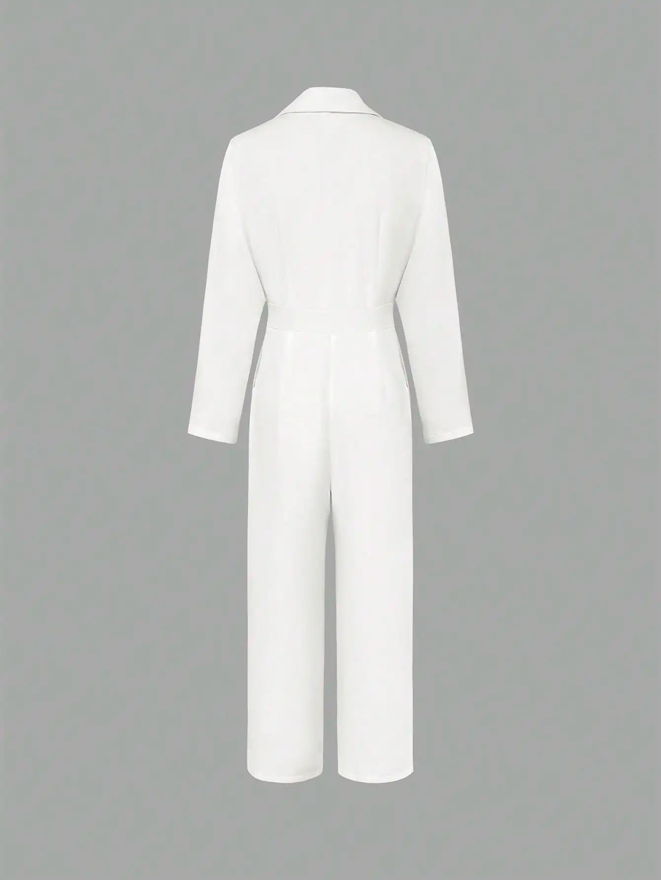 Mono elegante con cintura definida