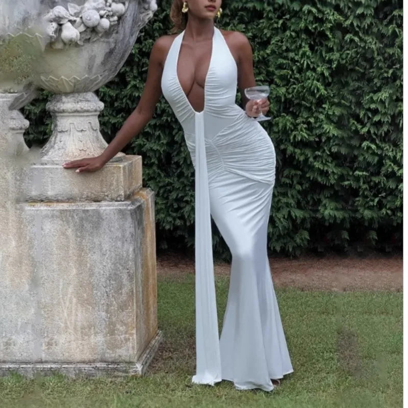 Vestido largo de mujer con cuello en V profundo