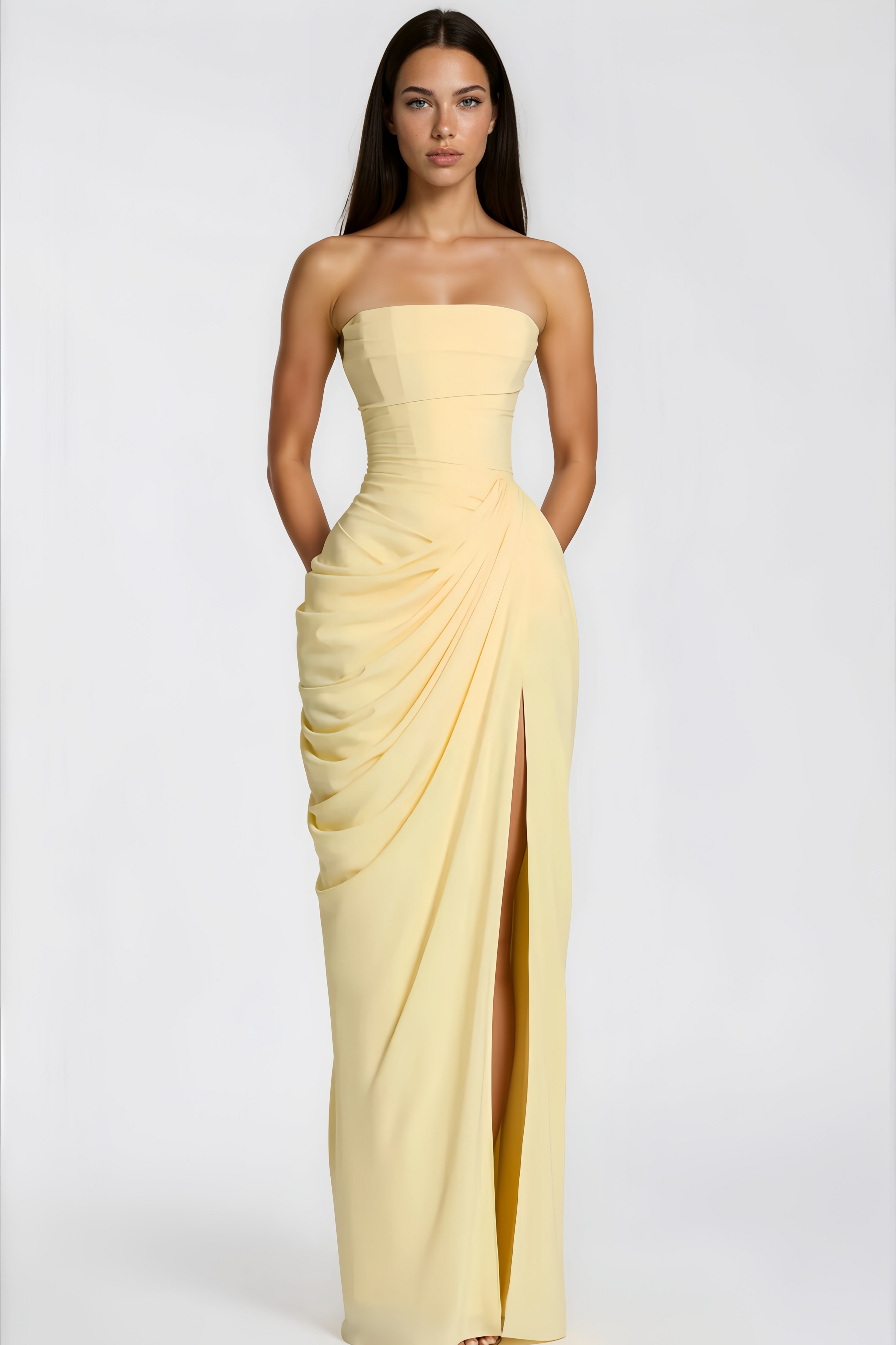 Vestido largo amarillo Safiya con fruncidos y cruce en la parte delantera