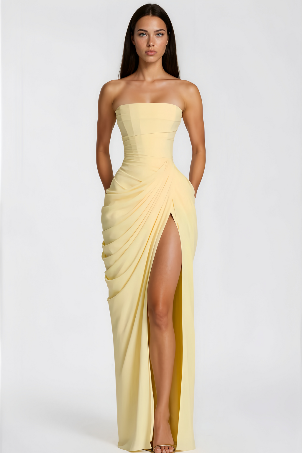 Vestido largo amarillo Safiya con fruncidos y cruce en la parte delantera