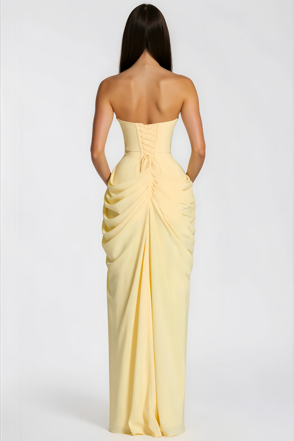 Vestido largo amarillo Safiya con fruncidos y cruce en la parte delantera