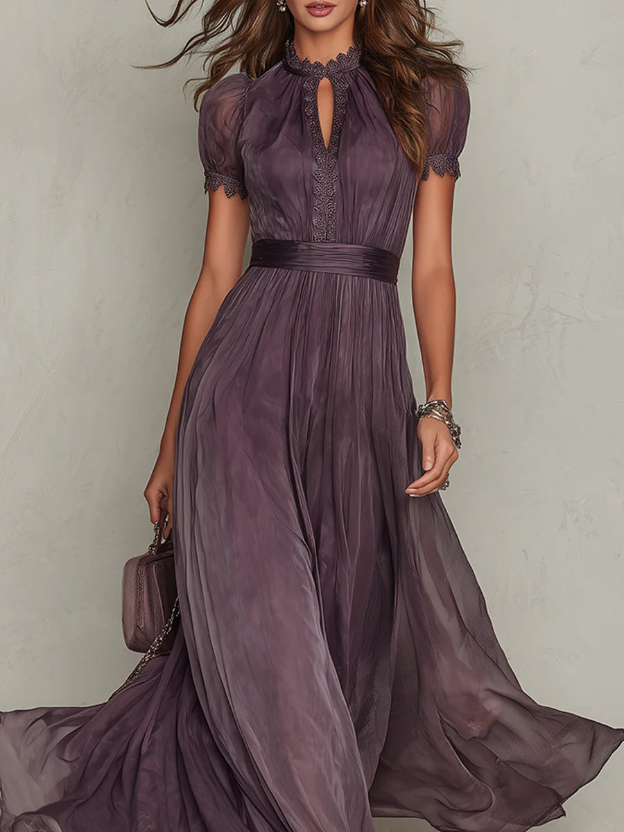Flavia • Vestido largo morado con escote en forma de ojo de cerradura y ribete de encaje de gasa