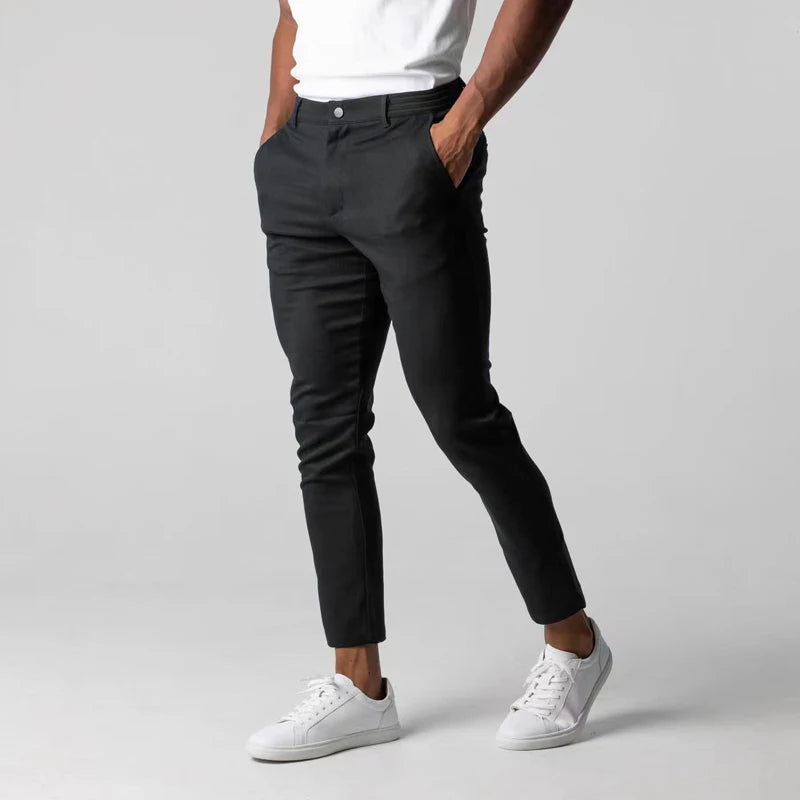 Pantalones ajustados para hombre