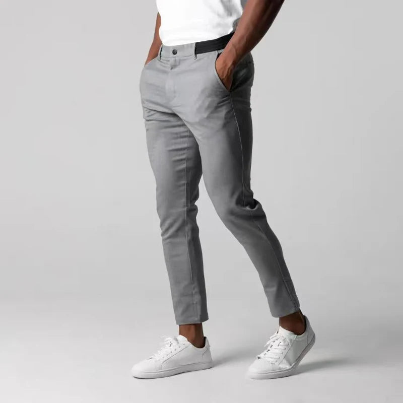 Pantalones ajustados para hombre