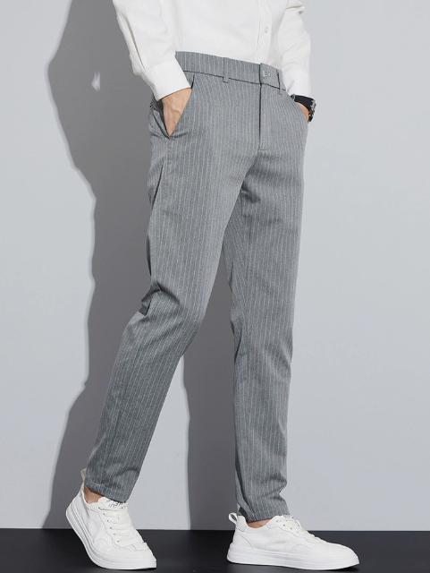 Pantalones de hombre ajustados a rayas
