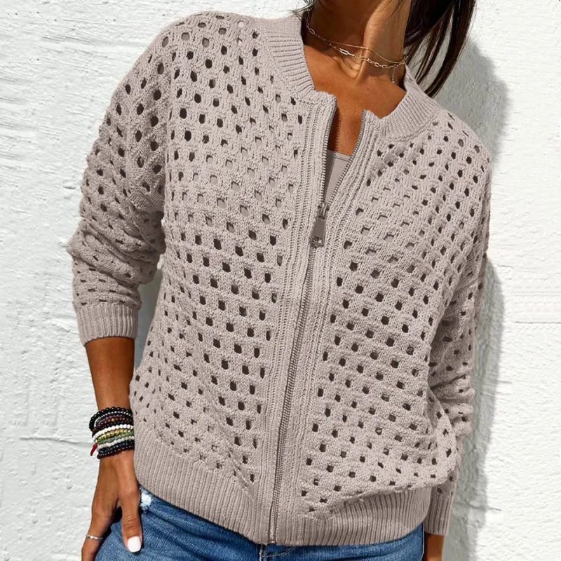 Chaqueta informal de punto con cremallera para mujer y diseño calado.